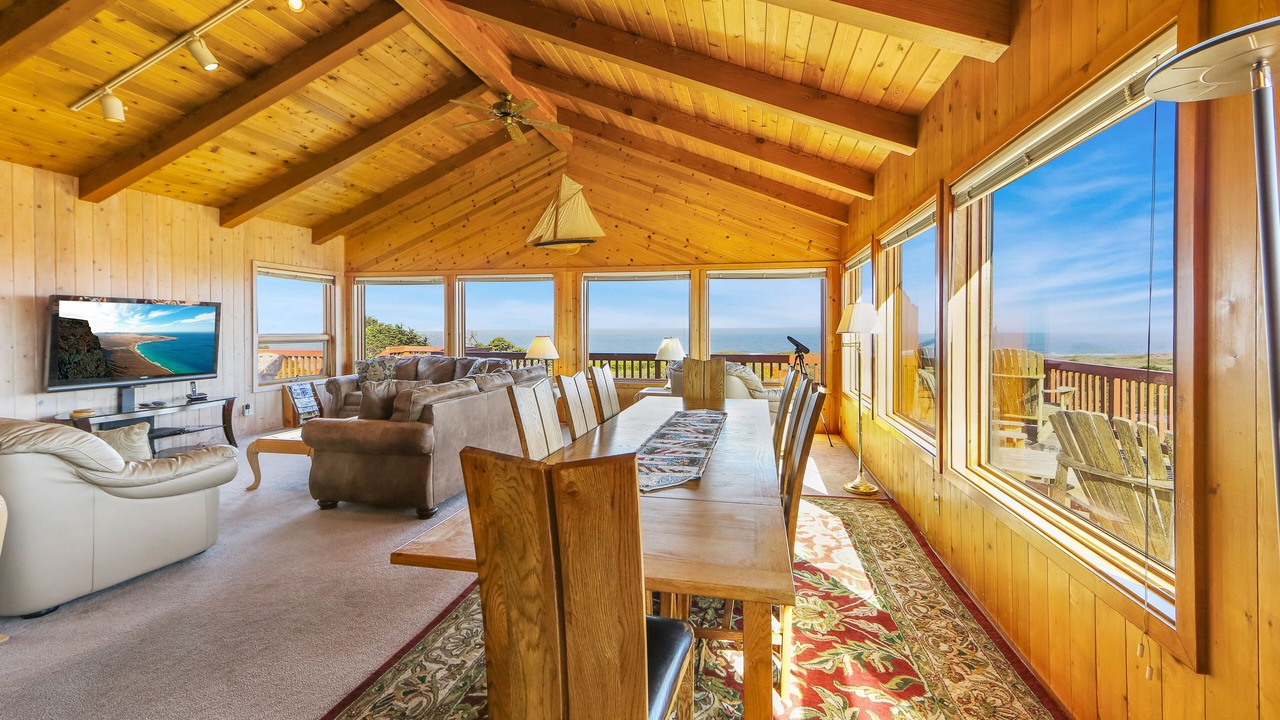 Photo of Livingroom in Fort Bragg