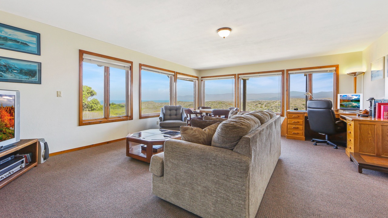 Photo of Livingroom in Fort Bragg