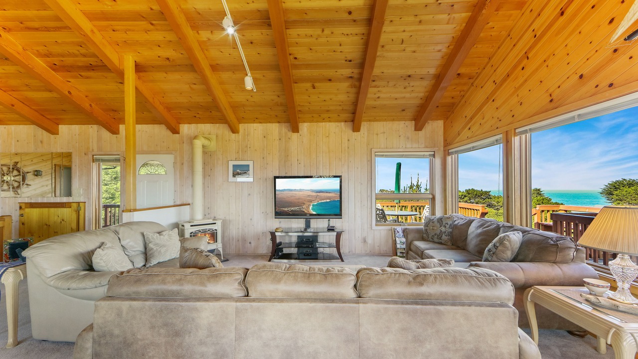 Photo of Livingroom in Fort Bragg