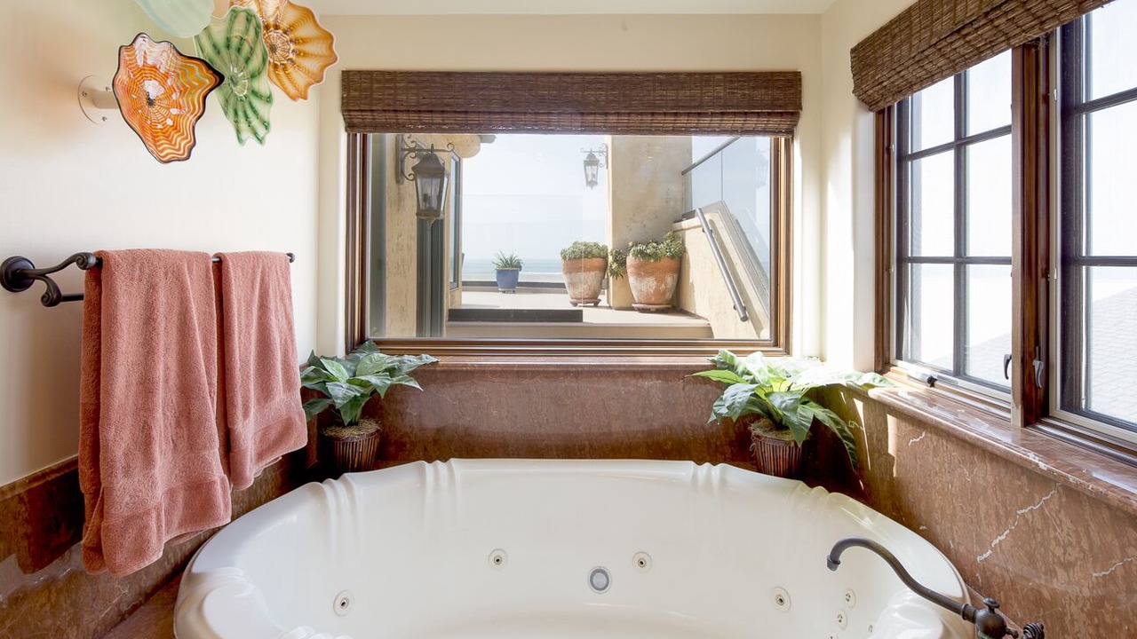 Photo of Bathroom in Hollywood