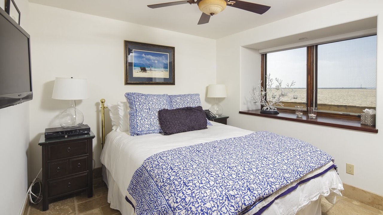 Photo of Bedroom in Hollywood
