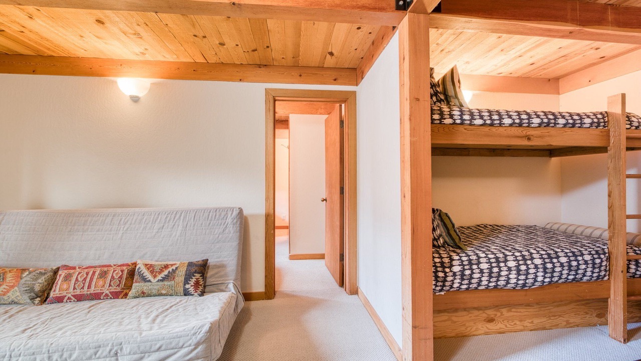 Photo of Bedroom in Alpine Meadows