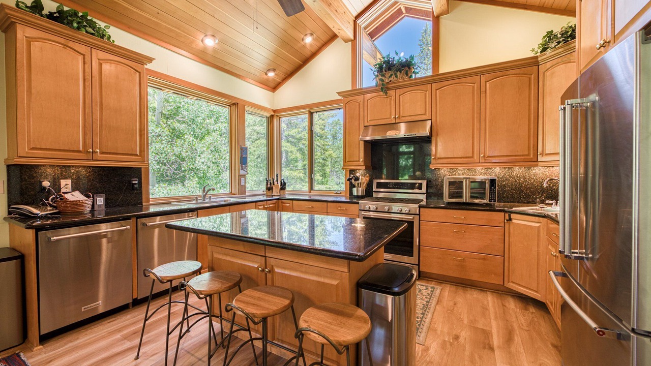Photo of Kitchen in Alpine Meadows