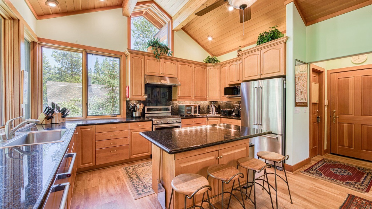 Photo of Kitchen in Alpine Meadows