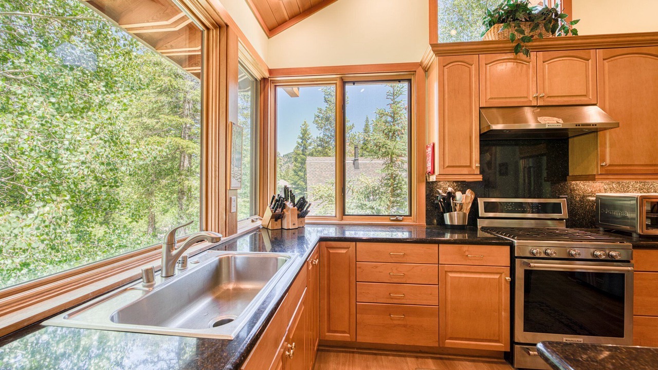 Photo of Kitchen in Alpine Meadows