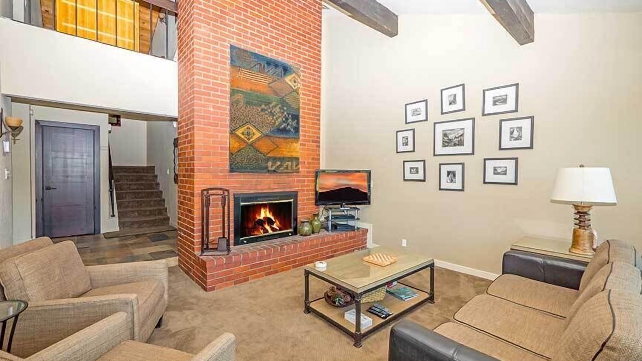 Photo of Livingroom in Tahoe Keys