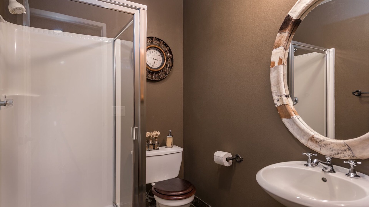 Photo of Bathroom in Topaz
