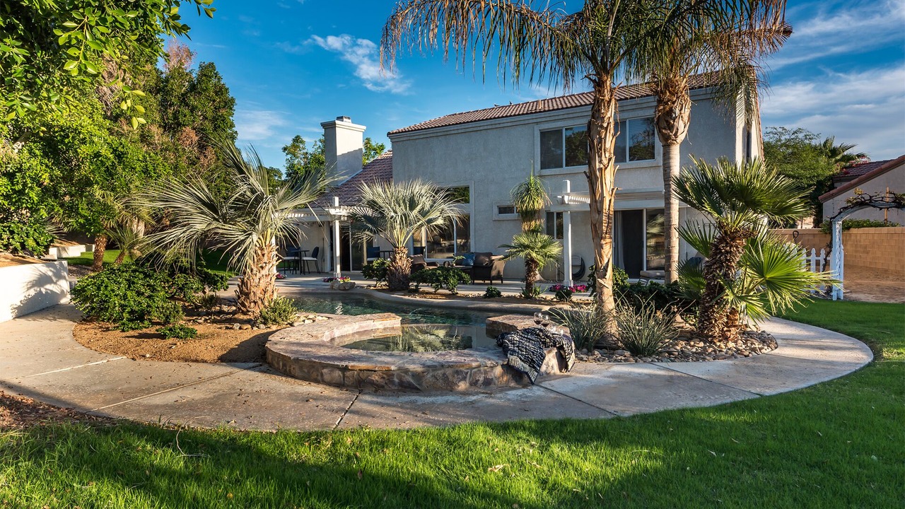Photo of Outdoor in Topaz