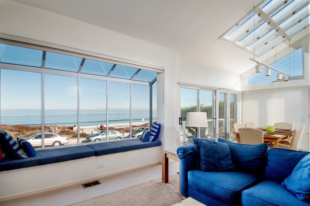 Photo of Livingroom in Monterey