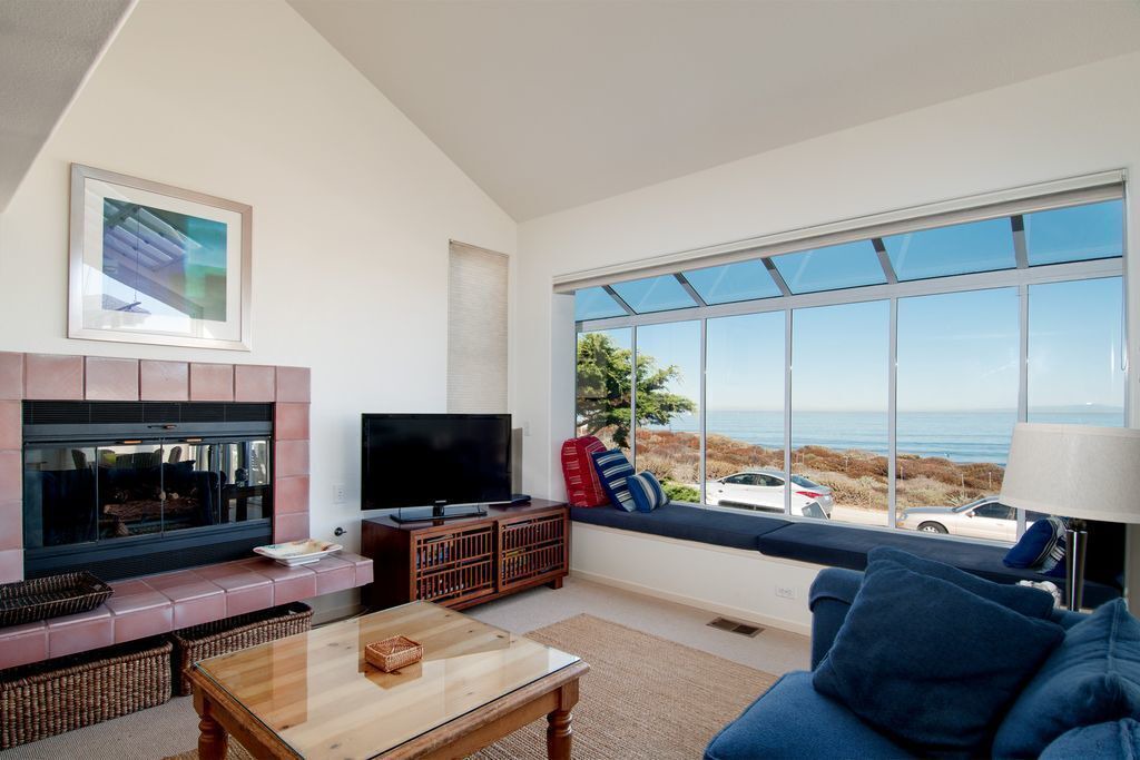 Photo of Livingroom in Monterey