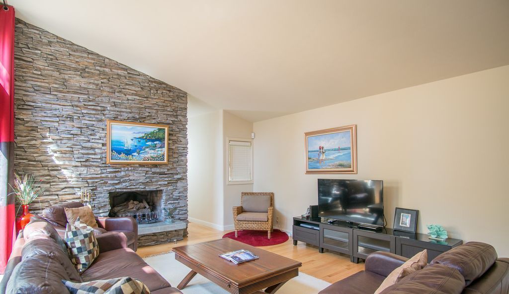 Photo of Livingroom in Del Monte Forest