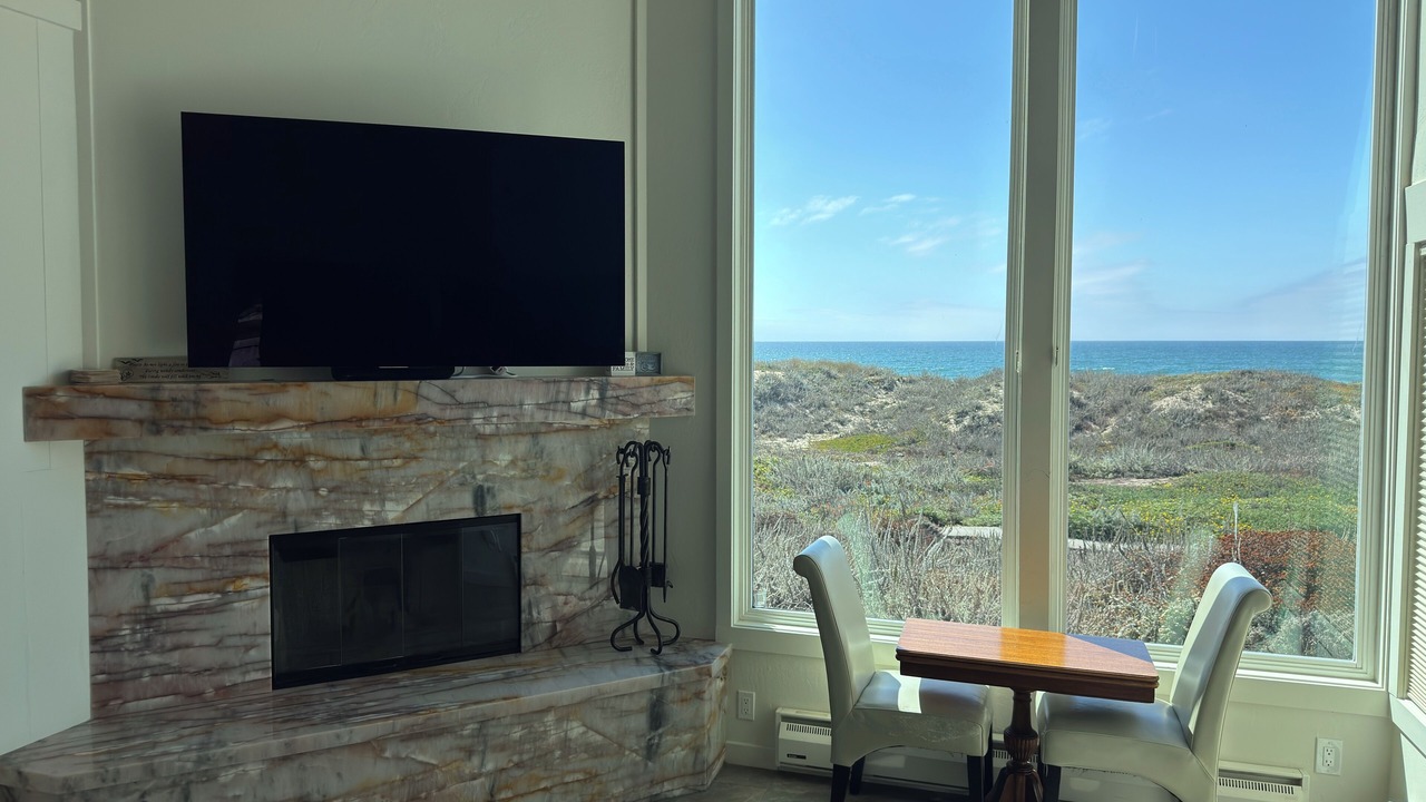 Photo of Livingroom in Castroville