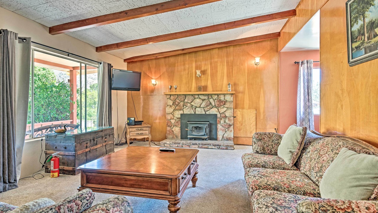 Photo of Bedroom in Kernville