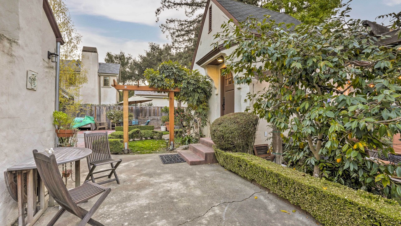 Photo of Outdoor in West Menlo Park