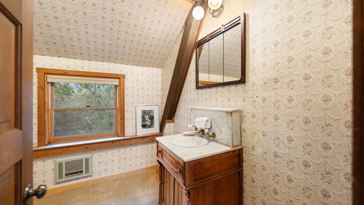 Photo of Bathroom in Idyllwild