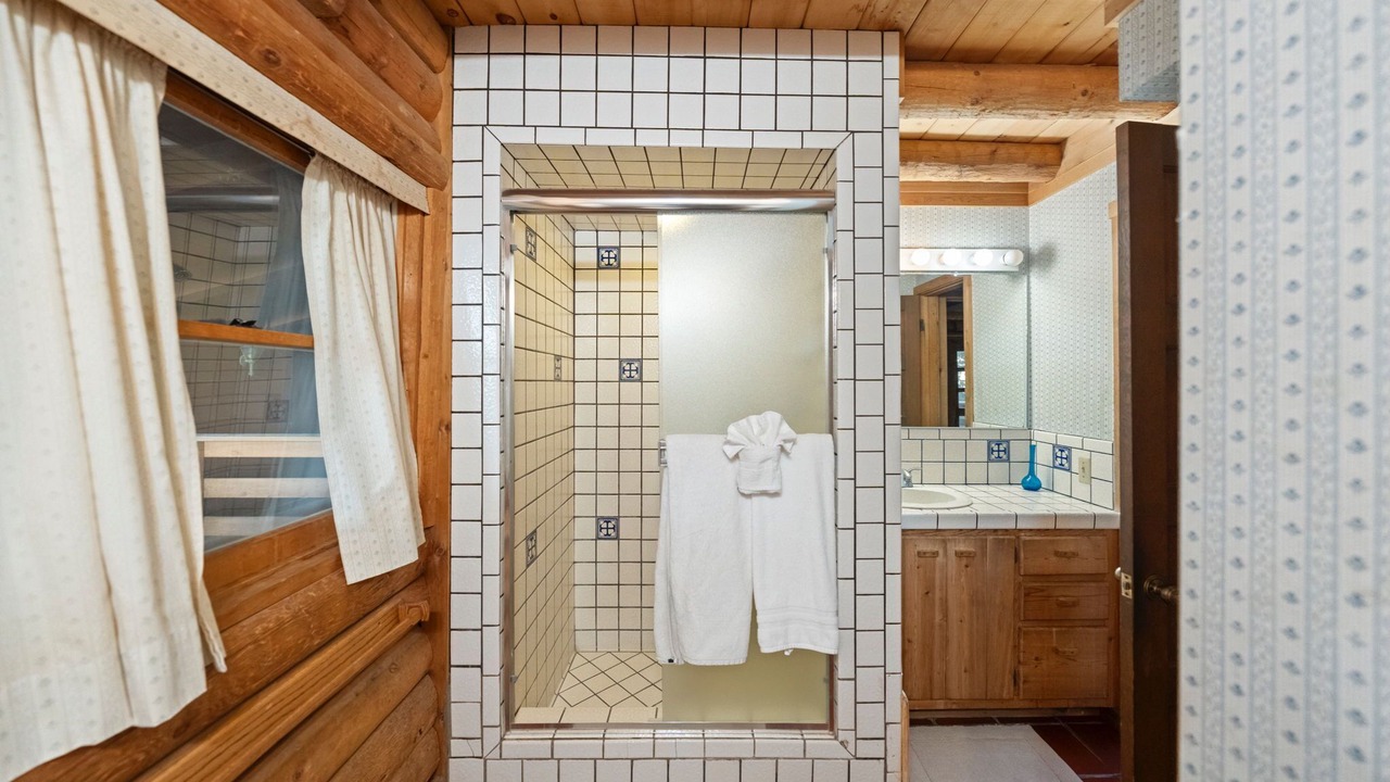 Photo of Bathroom in Idyllwild