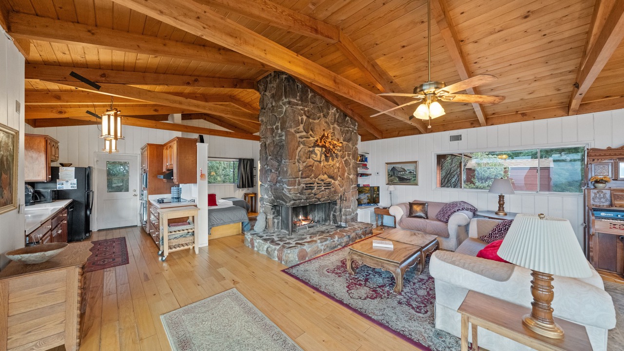 Photo of Livingroom in Pine Cove