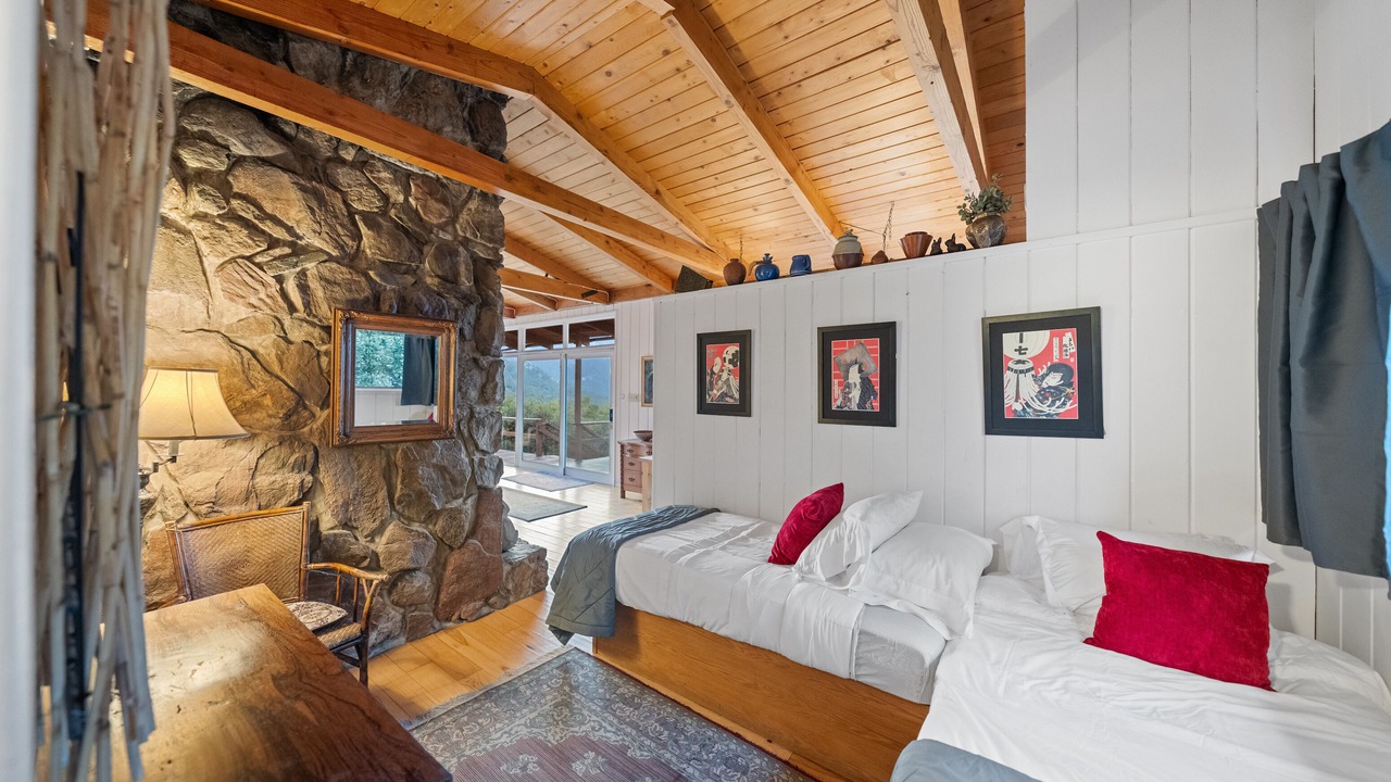 Photo of Bedroom in Pine Cove