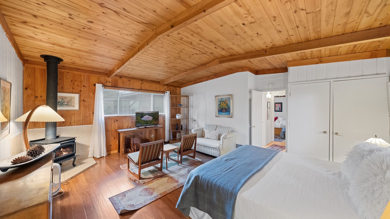 Photo of Bedroom in Pine Cove