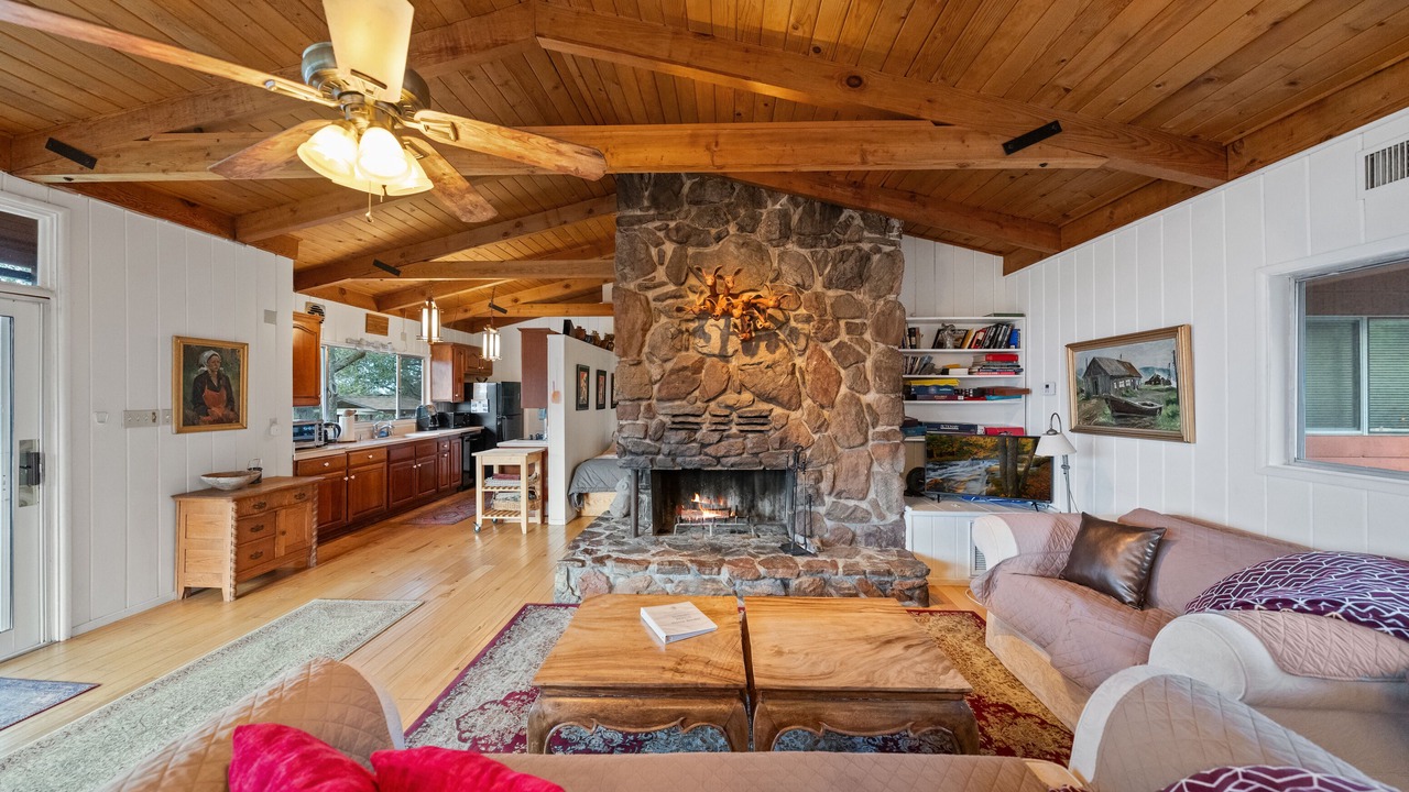 Photo of Livingroom in Pine Cove