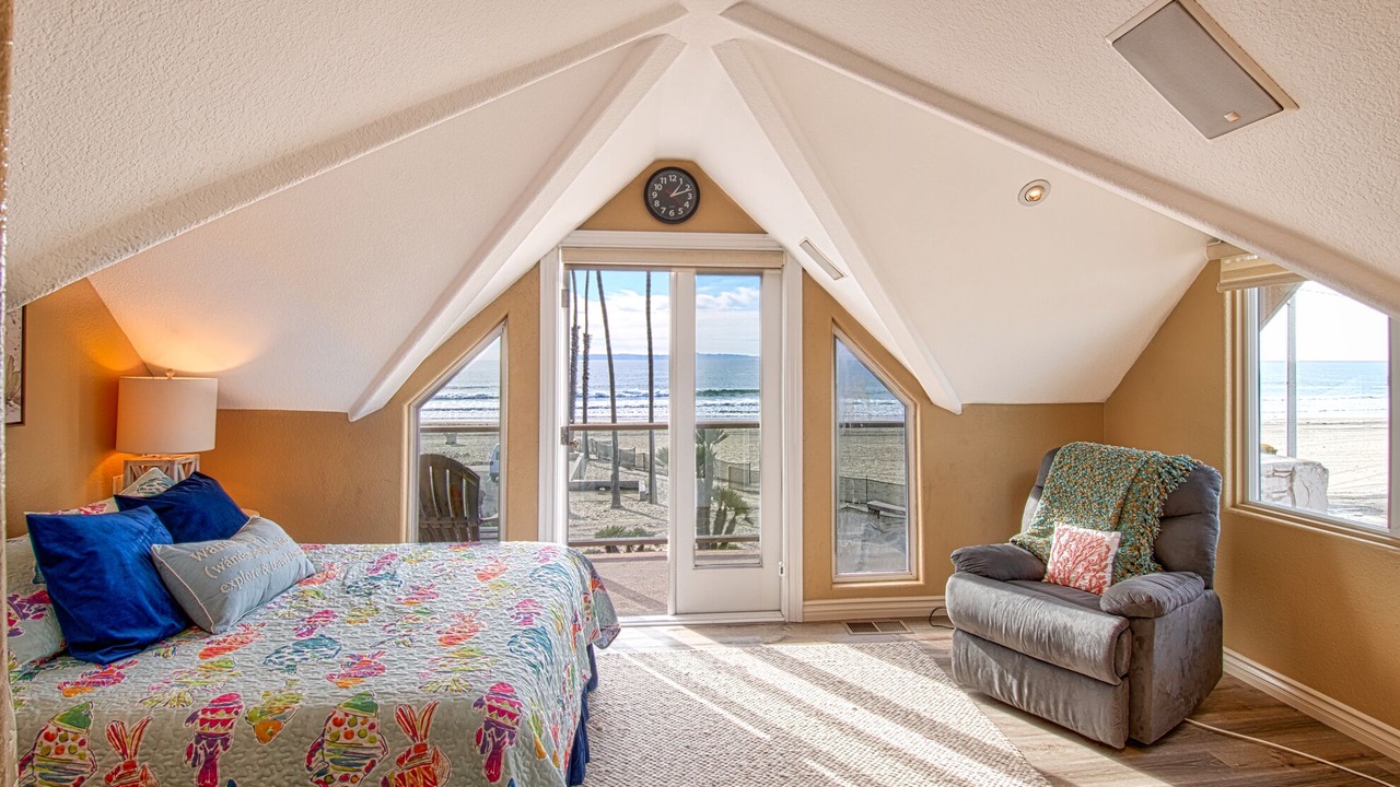 Photo of Bedroom in Balboa Peninsula