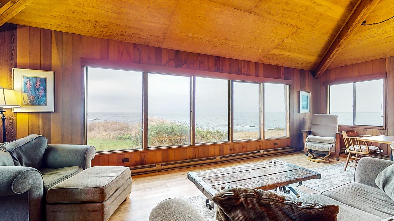 Photo of Livingroom in Sea Ranch