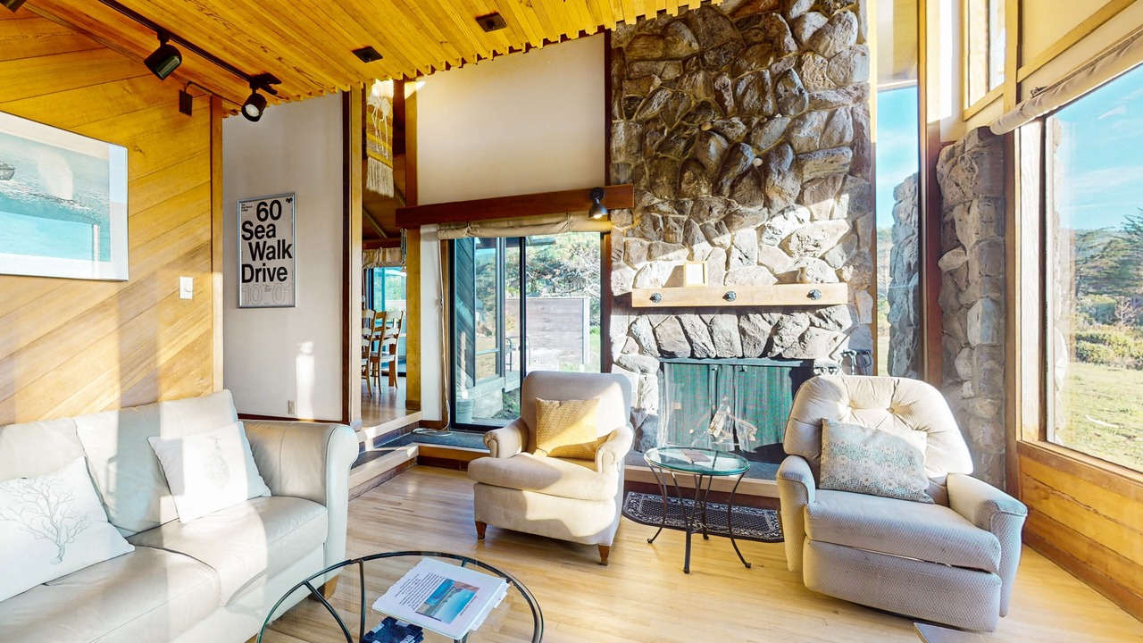 Photo of Livingroom in Sea Ranch
