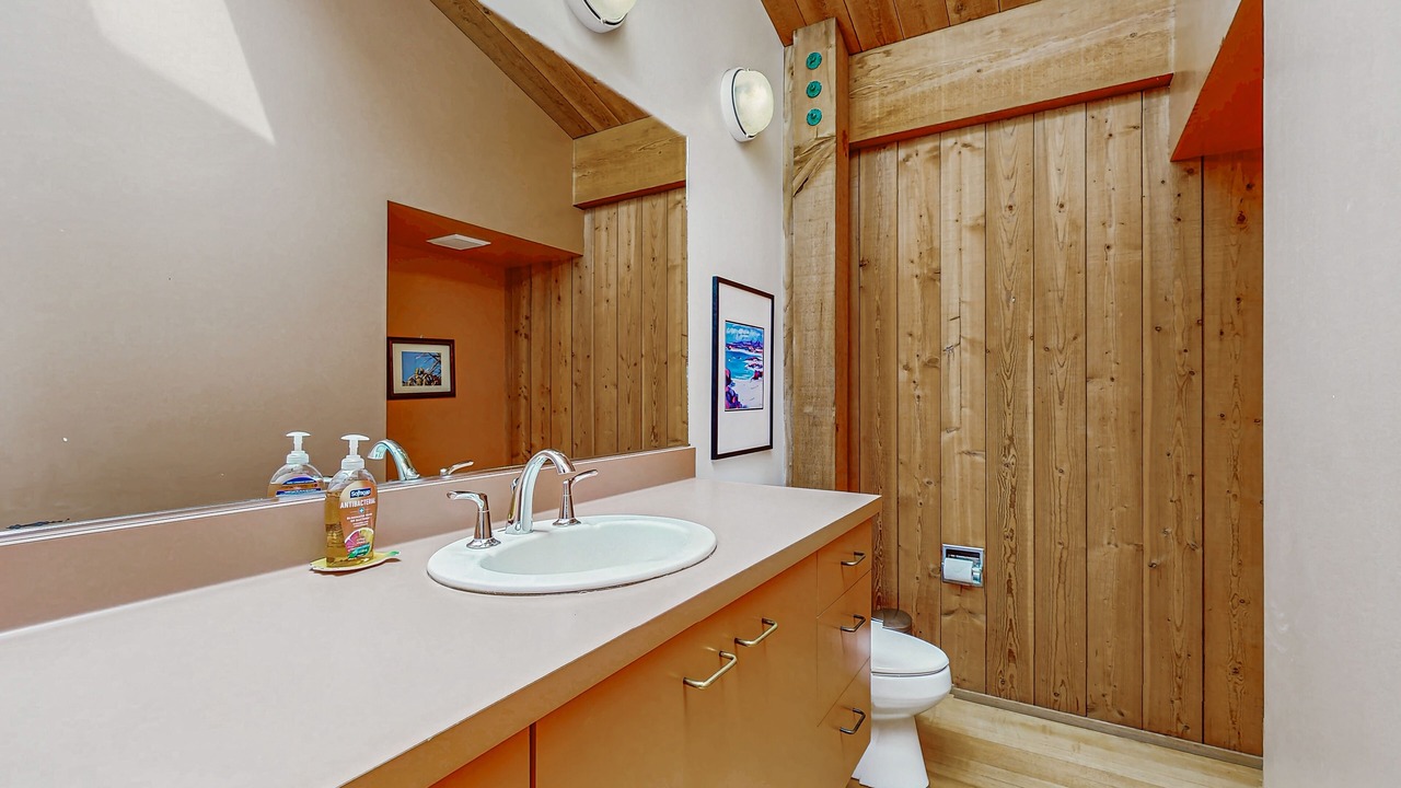 Photo of Bathroom in Sea Ranch