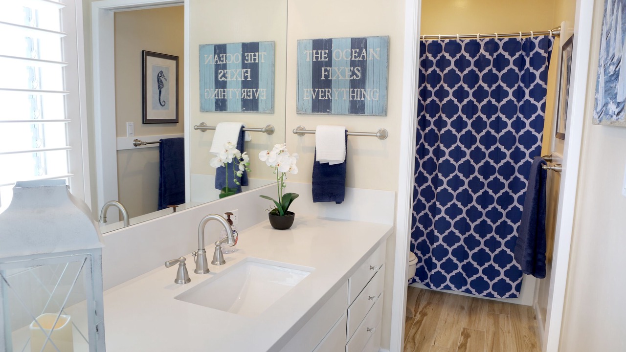 Photo of Bathroom in Balboa Island