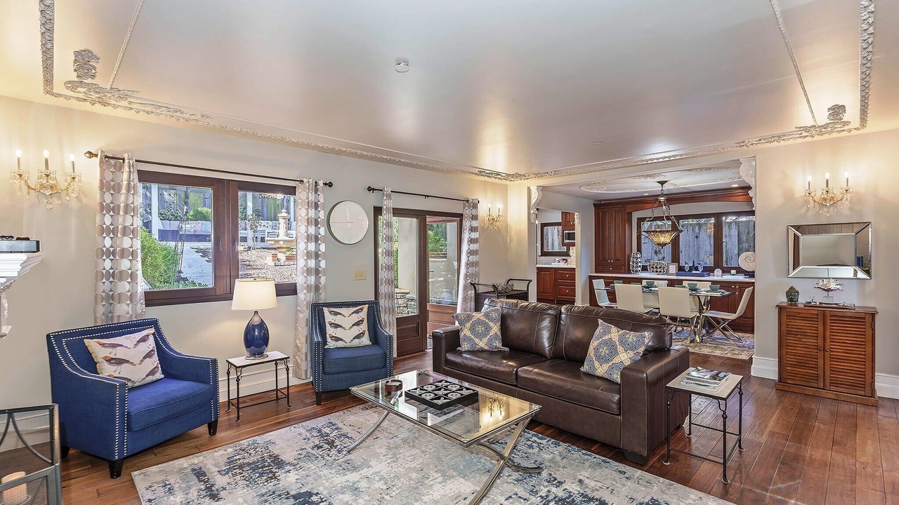 Photo of Livingroom in Golden Rectangle