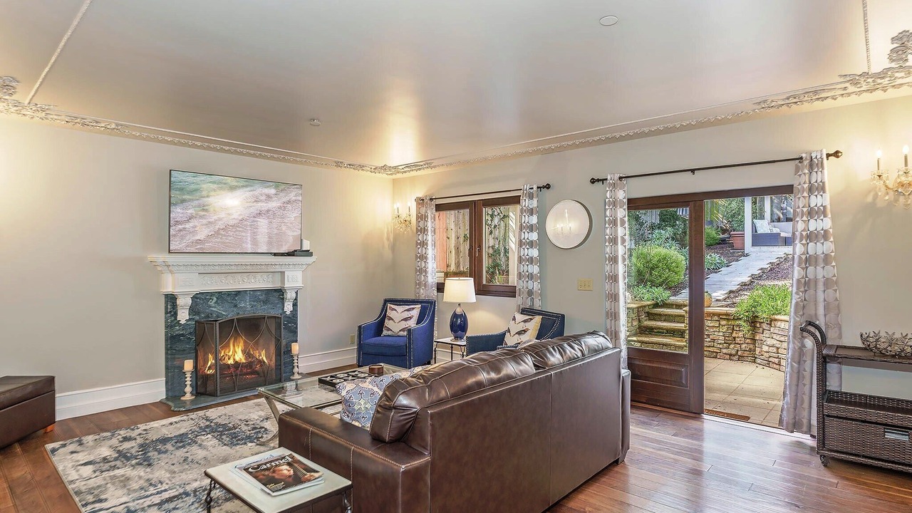 Photo of Livingroom in Golden Rectangle