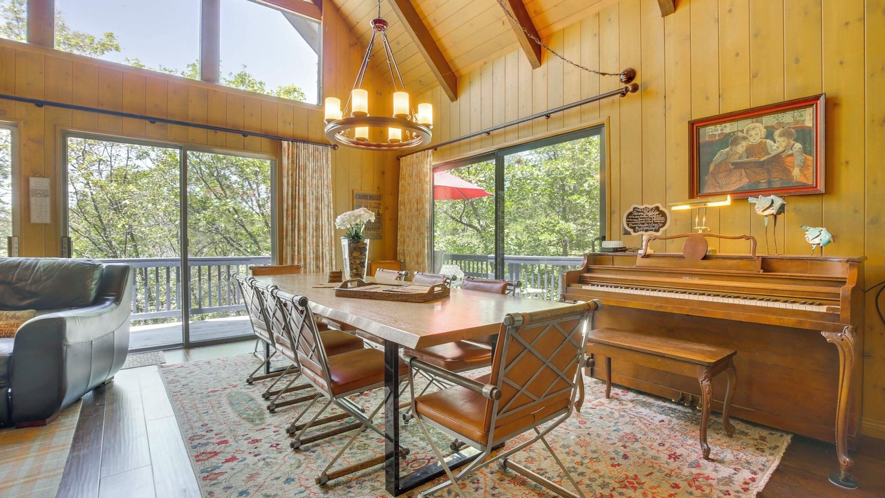Photo of Bedroom in Lake Arrowhead