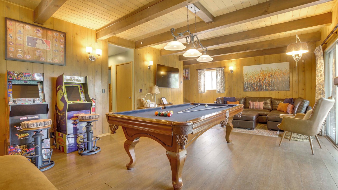 Photo of Bedroom in Lake Arrowhead