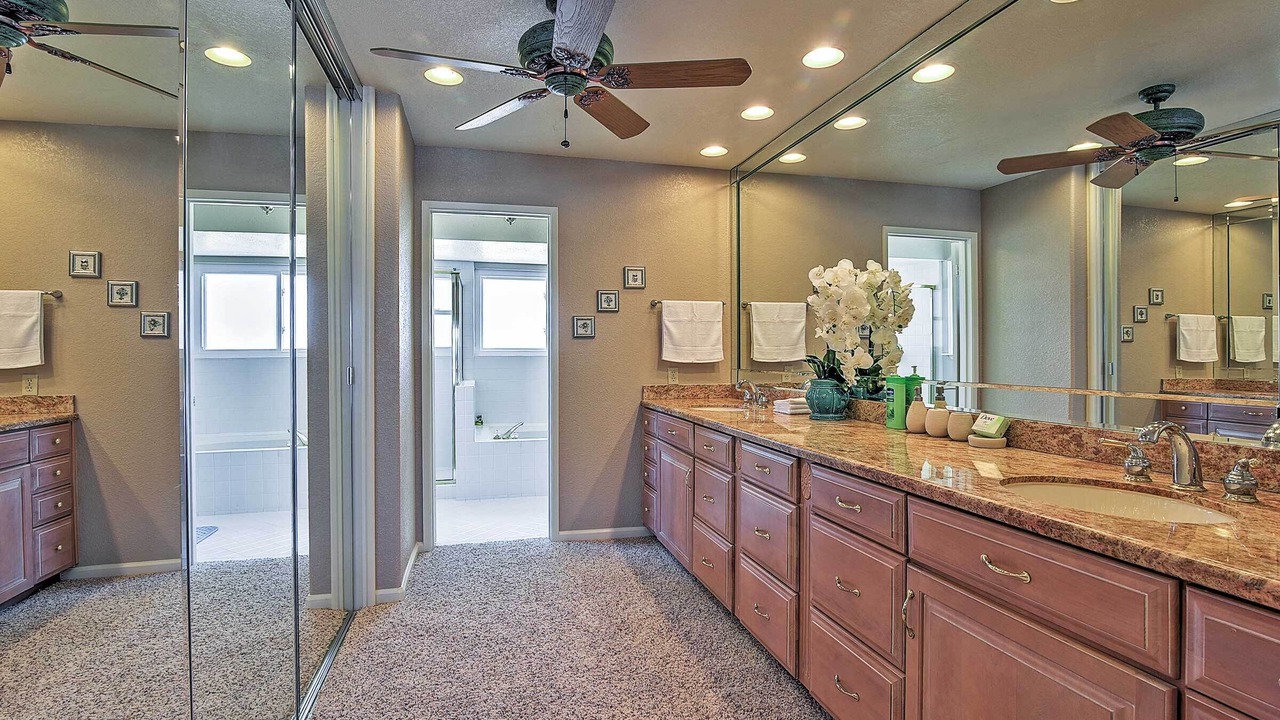 Photo of Bathroom in Discovery Bay