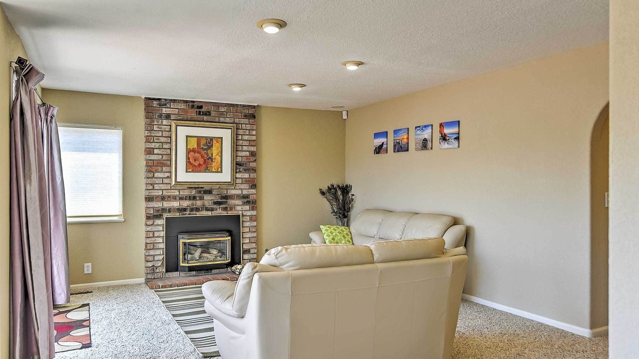 Photo of Livingroom in Discovery Bay