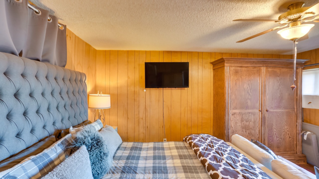 Photo of Bedroom in Lake Arrowhead