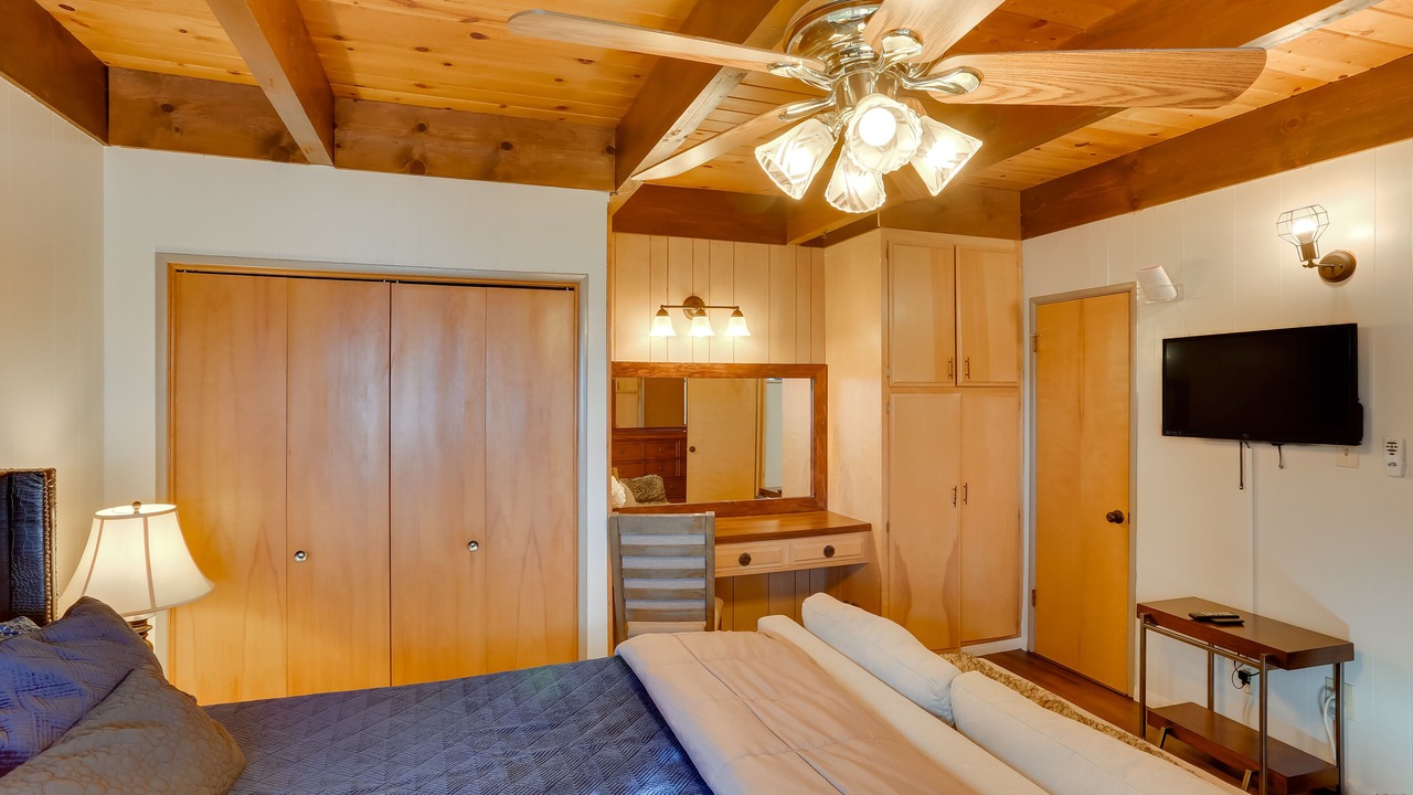 Photo of Bedroom in Lake Arrowhead