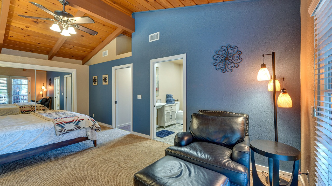 Photo of Bedroom in Idyllwild