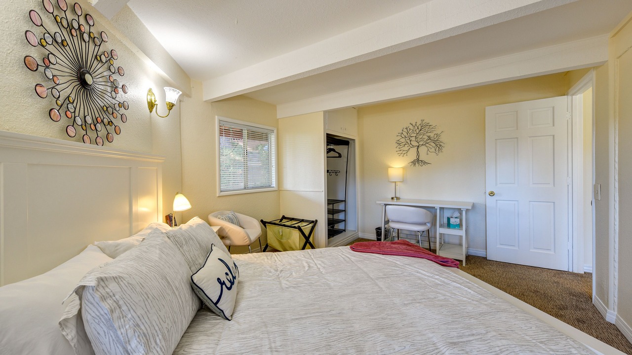 Photo of Bedroom in Idyllwild