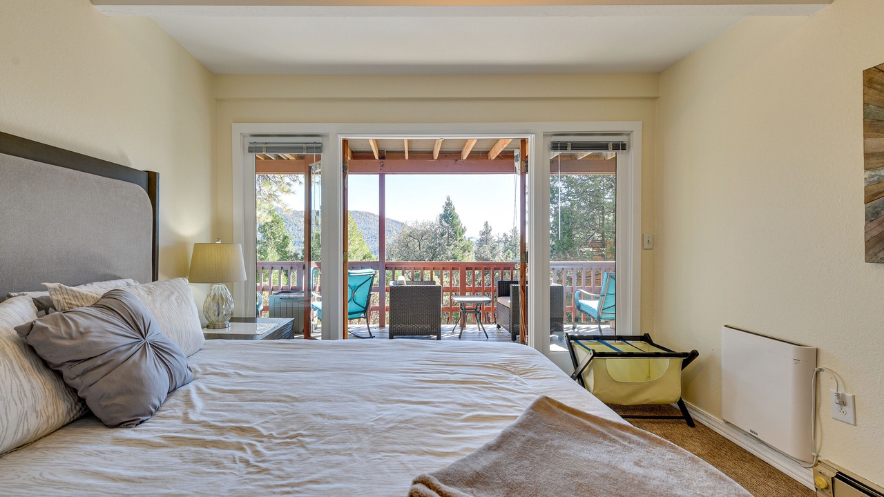 Photo of Bedroom in Idyllwild