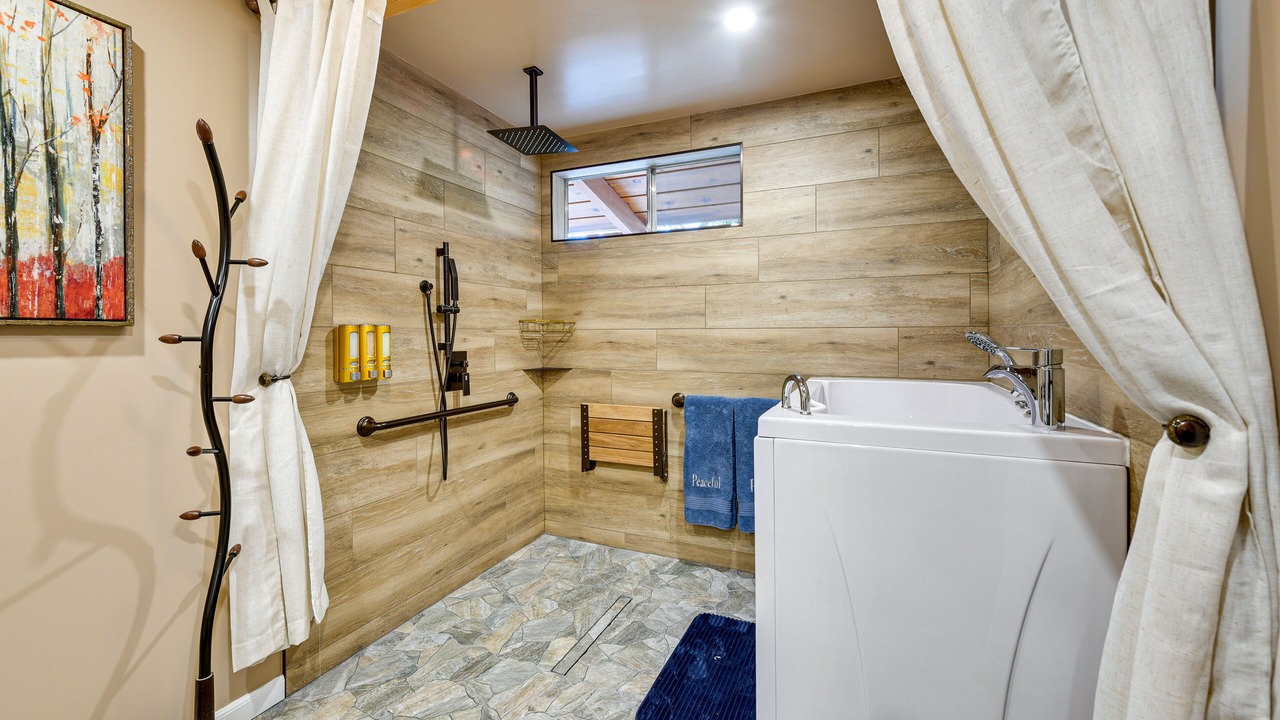 Photo of Bathroom in Idyllwild