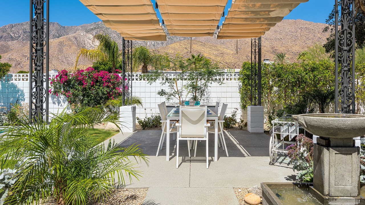 Photo of Outdoor in Canyon Corridor