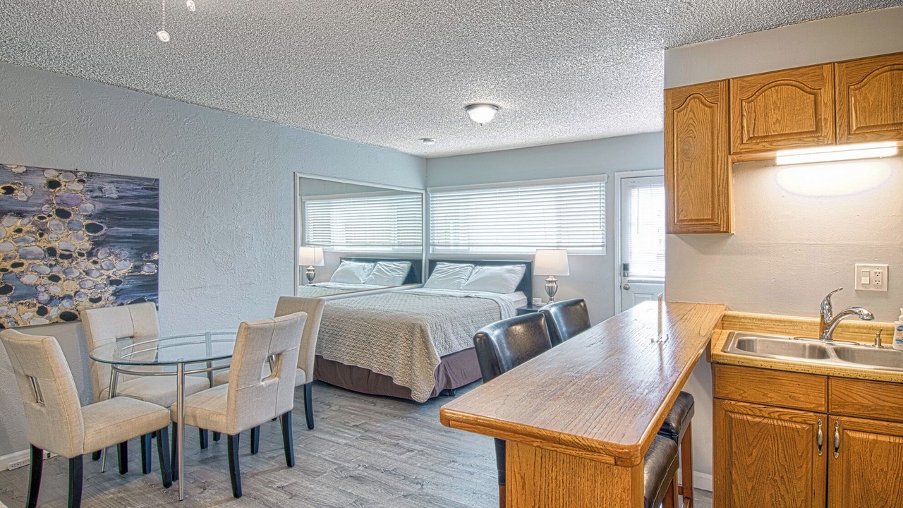 Photo of Bedroom in Newport Shores