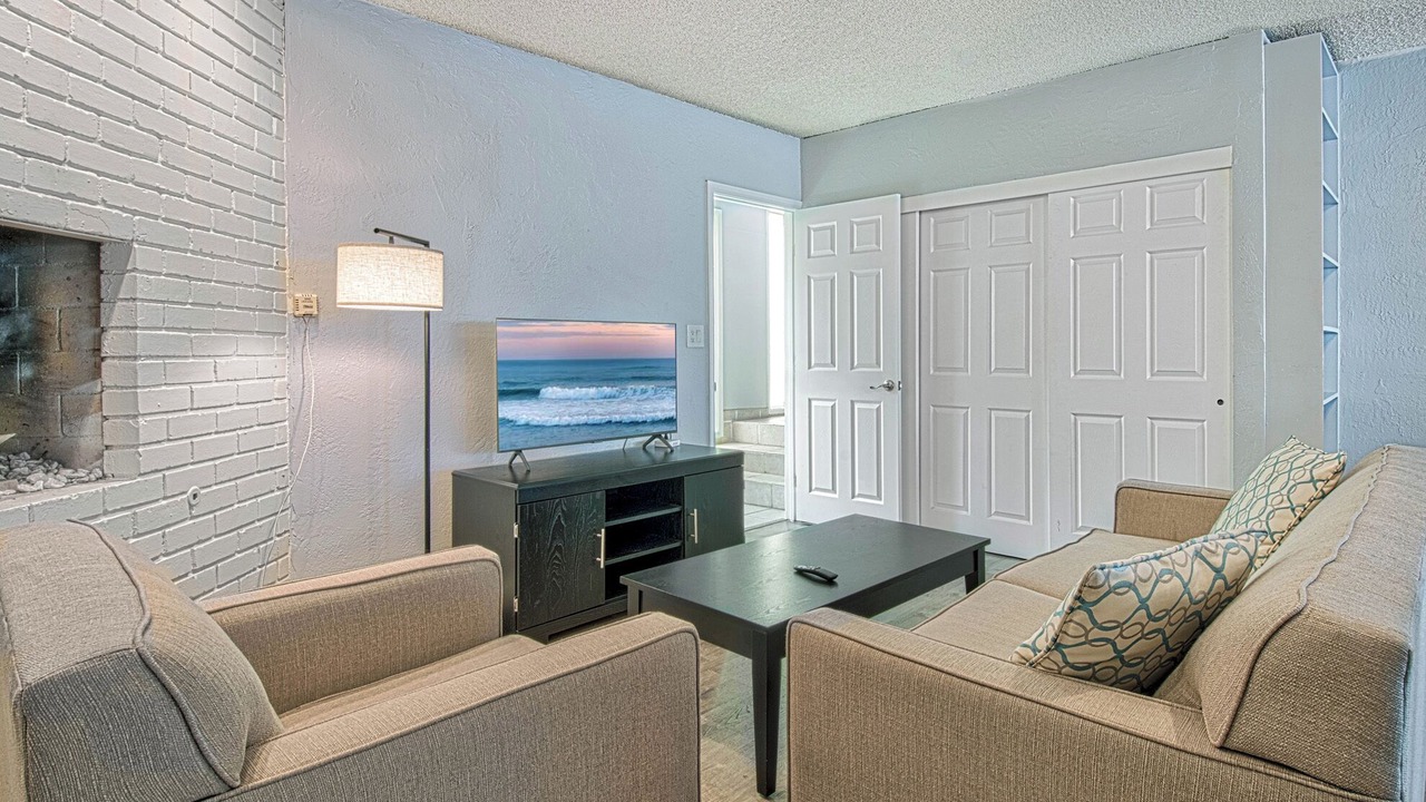 Photo of Livingroom in Newport Shores