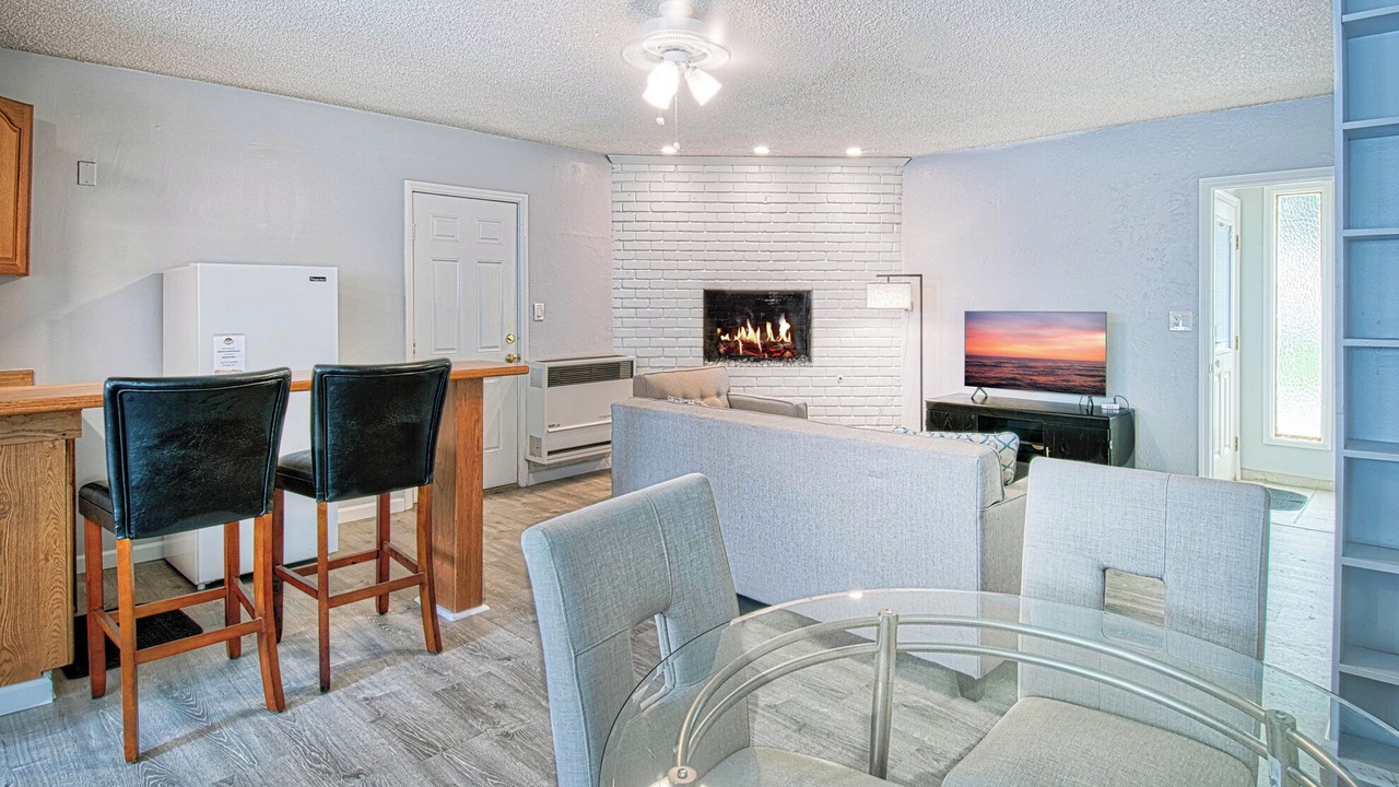 Photo of Livingroom in Newport Shores