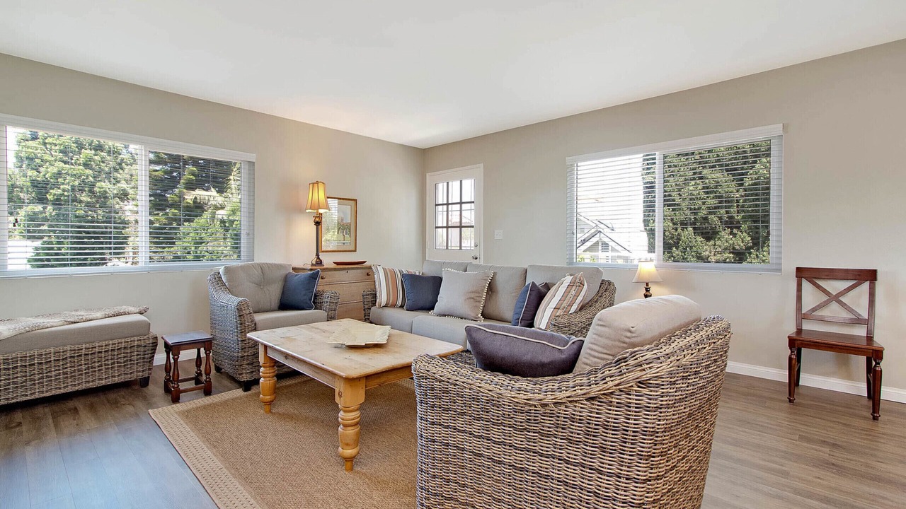 Photo of Livingroom in Old Towne