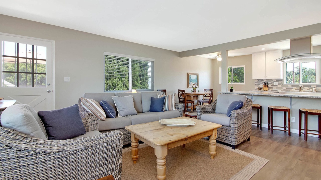 Photo of Livingroom in Old Towne