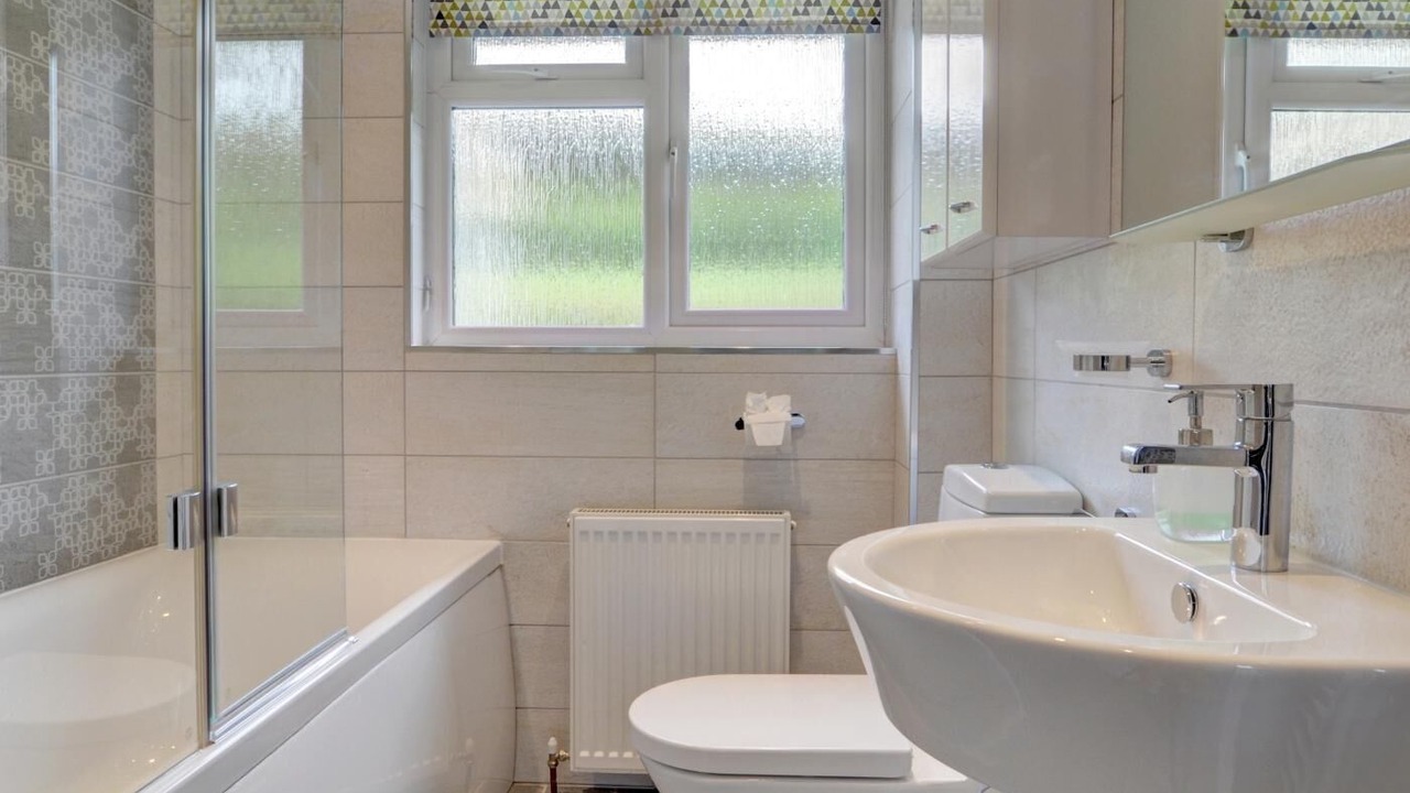 Photo of Bathroom in Mortehoe