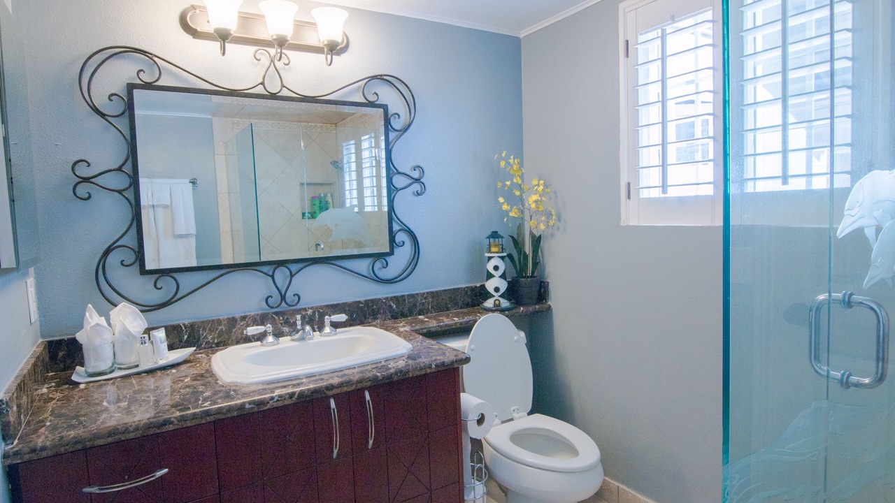 Photo of Bathroom in Orange