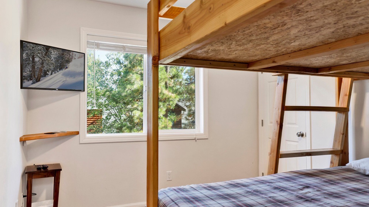Photo of Bedroom in Big Bear Lake